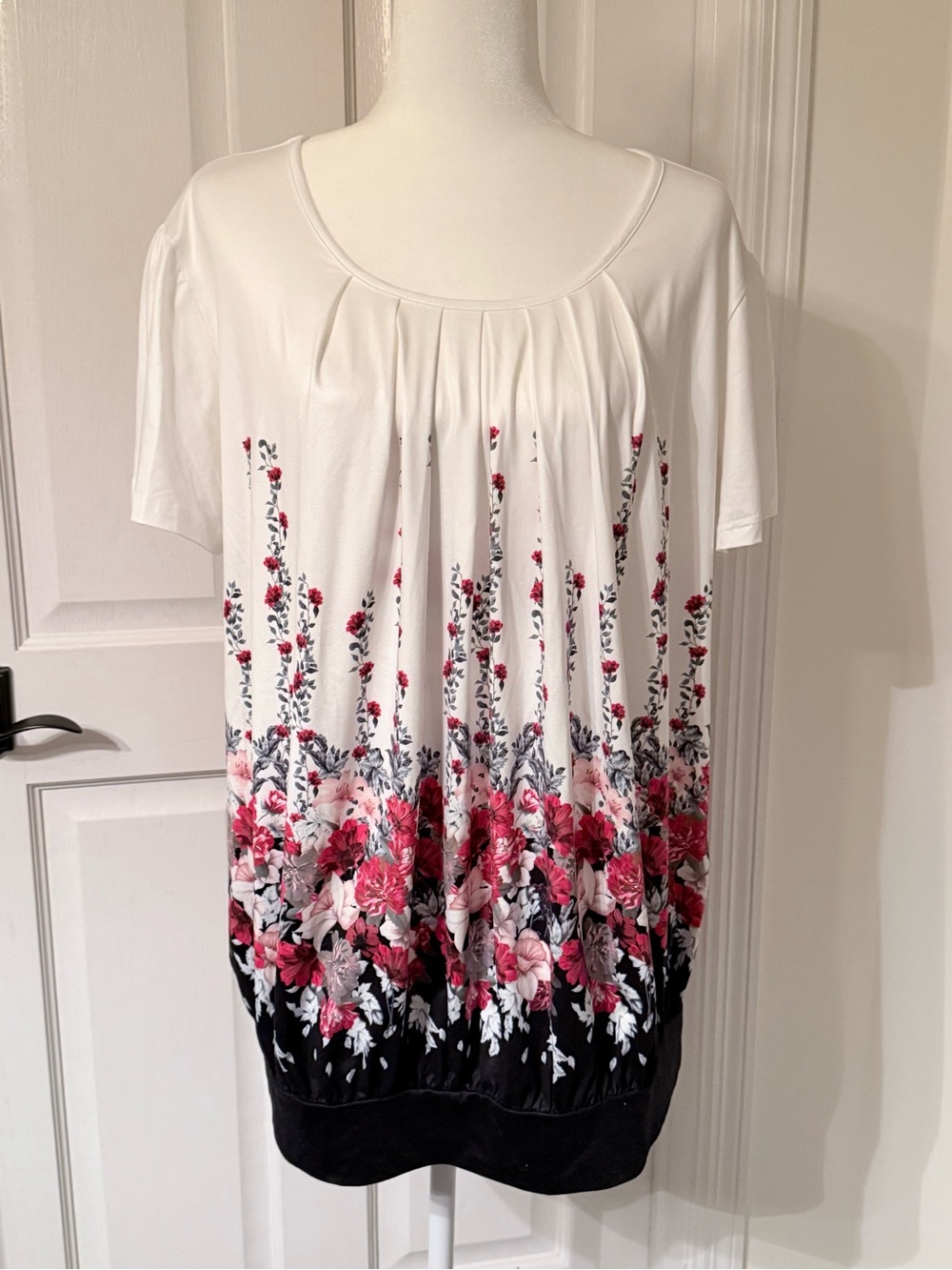 Women's White Floral Scoop Neck Top-2XL